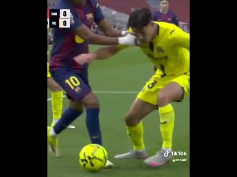 Lamine Yamal getting shifty early in the match 🎮