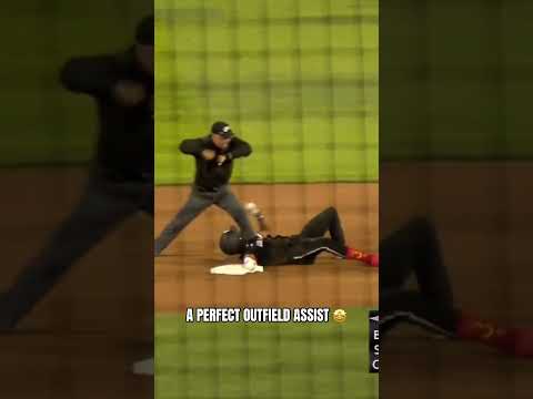 Ethan Kodama gunned him down at second base 😮‍💨 #collegebaseball #baseball #calbears #accbaseball