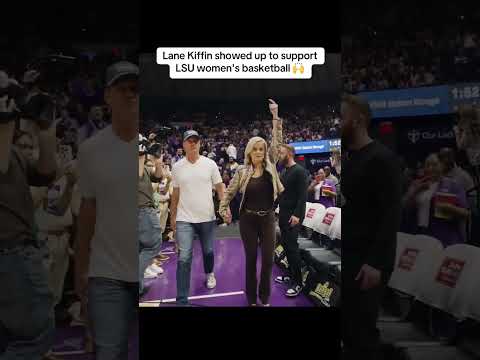 Lane Kiffin at the LSU women's basketball game Thursday night 👀 (via @lsuwbkb/TT)
