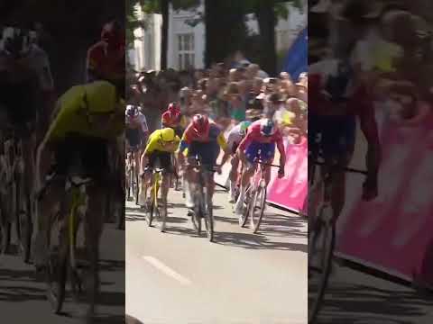 Photo finish in Germany 😳 Brennan takes the win ahead of Milan after a sprint that was this close 🤏