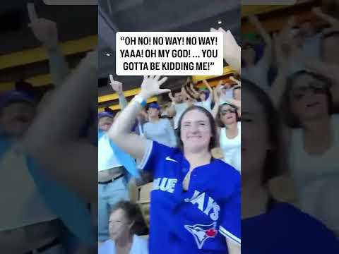 Davis Schneider’s dad’s reaction to his son’s leadoff home run 🙌 (via @bballdad44745/X)