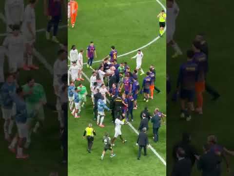 Carvajal, Courtois and Vinicius confronting Lamine Yamal after the FT whistle 😳 (via defcentral/X)