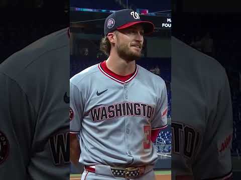 You gotta put your phone on do not disturb at work 😂 Dylan Crews received a call after his homer 👀