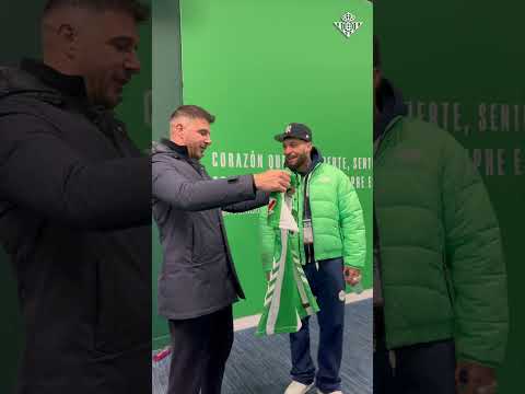 El regalo de JOAQUÍN a JC REYES 💚🔥 #shorts #realbetis