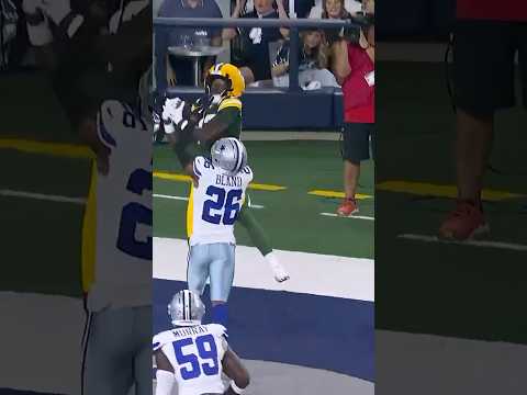 Packers open the scoring at Jerry World 🤫