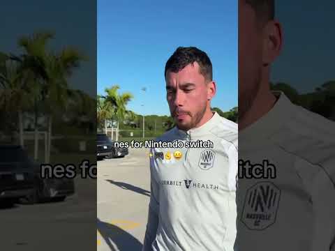 Bro has a fazbear switch ✌️😭 #blud #freddyfazbearspizzaria #meme #niche