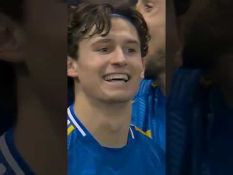 Clinical Aaronson goal off the post ⚽