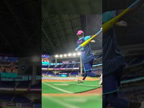 Metal bats + big sluggers = 🤯🚀