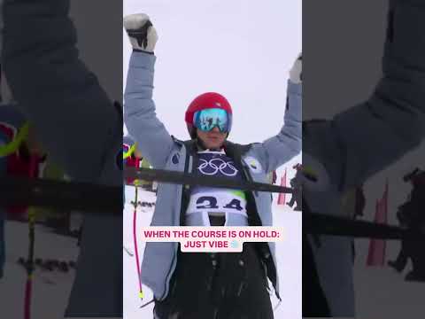 Gettin' silly during the course hold 🤪⛷️