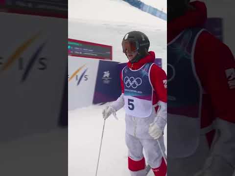 INSANITY in the moguls semifinal 🤯