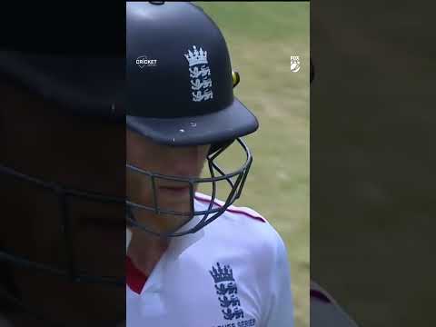 Is that the ball of the series from Starc? 😱 #Ashes