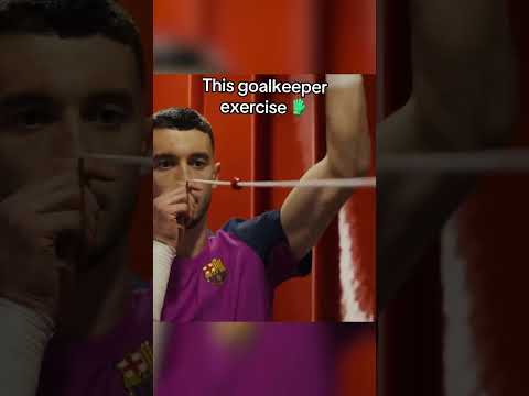 Joan García was locked in 😳 🎾 (via @fcbarcelona)