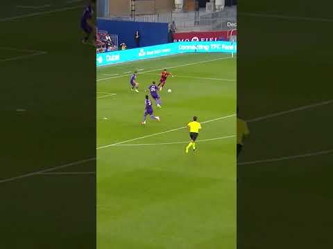 Oso with a cheeeeeky strike ‼️  #toronto #highlights #soccer