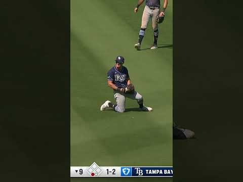 Jake Mangum makes an incredible grab!