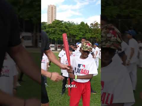 Hitting tips from a pro 😤 Giancarlo Stanton visited PlayBall Colombia! 🇨🇴
