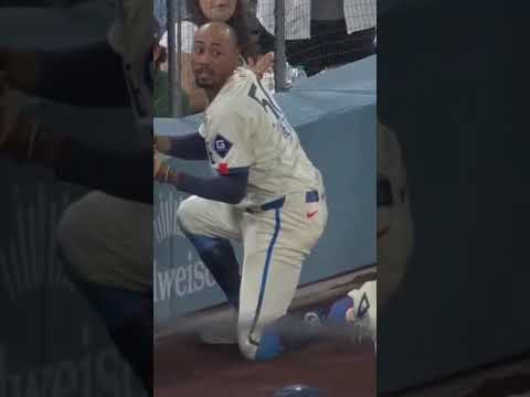 Mookie Magic is one of one 👏 (via @dodgers/IG)