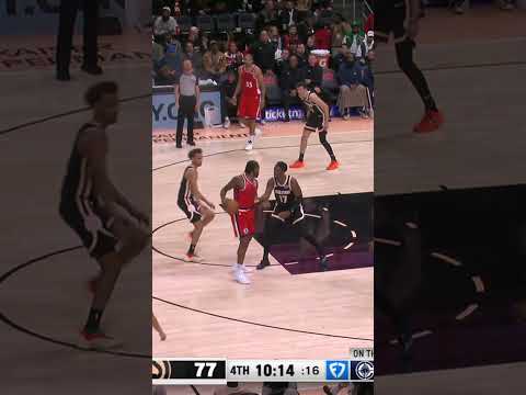 Kobe Sanders on fire vs Hawks 🔥