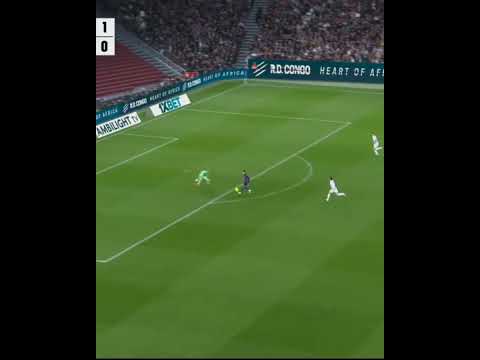 Another brutal mistake from Real Oviedo and Raphinha pounces on it ‼️