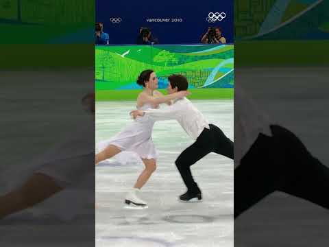 The unforgettable and mesmerising moment Tessa Virtue & Scott Moir gifted us at #Vancouver2010 ⛸️✨