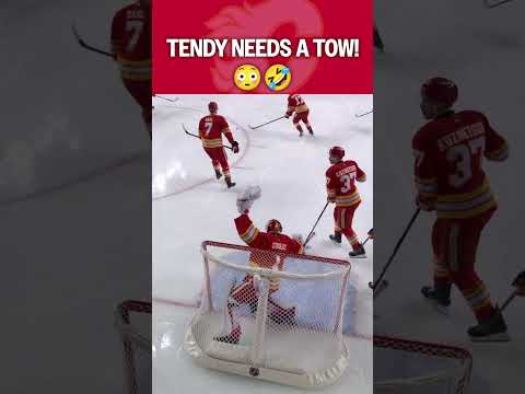 Stopping McDavid WITHOUT a skate!? 😨