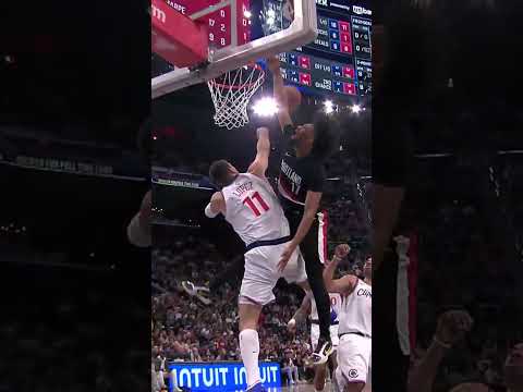 Brook Lopez block party🥵