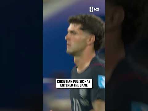 A loud ovation at Los Angeles Stadium as Christian Pulisic subs on for Tim Weah