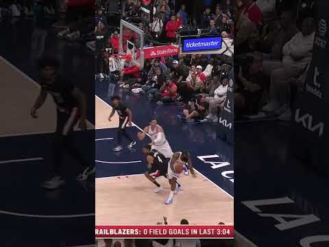 Brook Lopez is a 3&D center😤