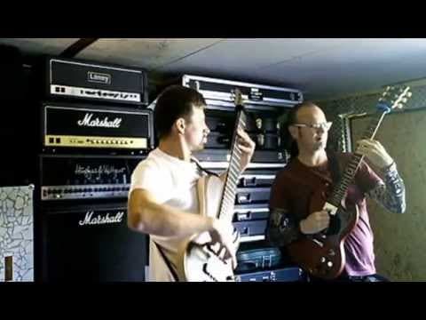 Bass and guitar rehearsal for 'The Job'