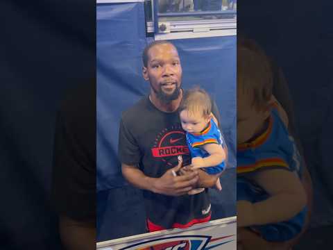 “He’s mesmerized by you KD!” This moment before last night’s game in OKC! 🥹 (via marangelilopez/TT)