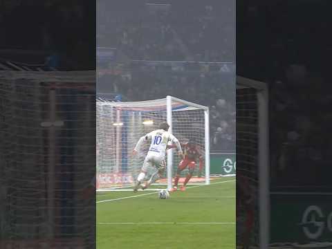 Le sang froid de Pavel Šulc pour trouver la lucarne d'un angle complétement fermé 💥 #ligue1