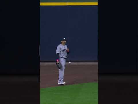 Brice Turang and the Brewers walk it off against the Yankees!