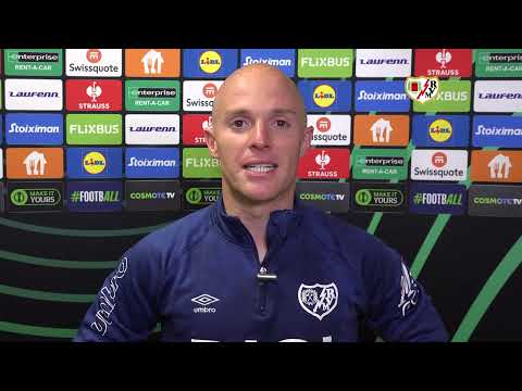 Isi tras marcar el gol del pase a semifinales de Conference