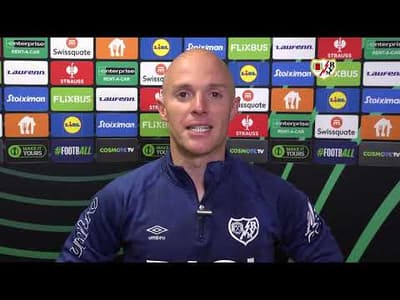 Isi tras marcar el gol del pase a semifinales de Conference