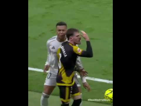 Pep Chavarria would get sent off after this incident with Rodrygo 👀