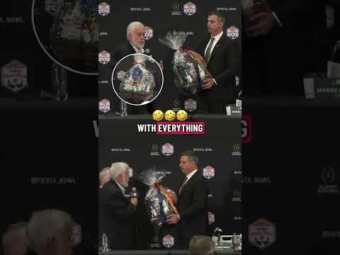 The mayor of Glendale, AZ wanted Mario Cristobal and Pete Golding to feel at home 👏