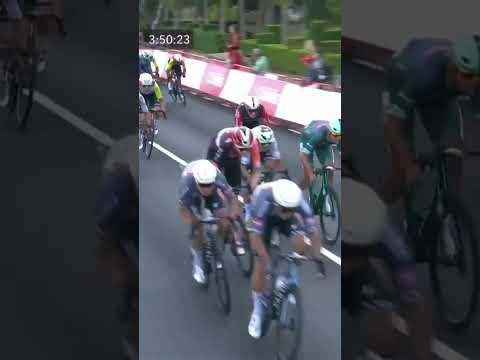 It’s a hat-trick for Jasper Philipsen 3️⃣ 🙌