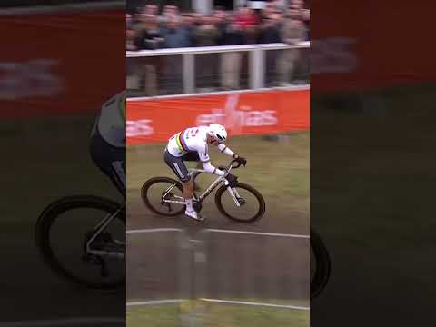 You can HEAR the watts! 🔥 Mathieu van der Poel dominated Hoogerheide last time out!