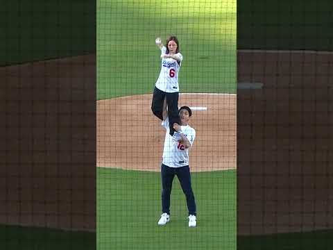 Next level first pitch! Olympians Riku Miura & Ryuichi Kihara threw the first pitch for Dodgers!