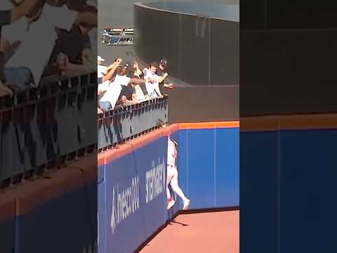 JACOB YOUNG IS W A L L IN 🤯