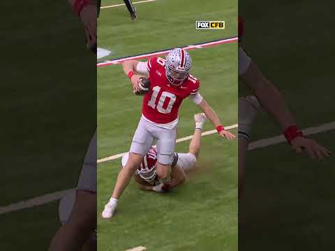 Julian Sayin's shoe went FLYING 😂 #JulianSayin #ohiostate #CFB
