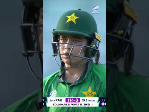 Fatima Sana stands tall when Pakistan need her most, bringing up a vital half-century 💪