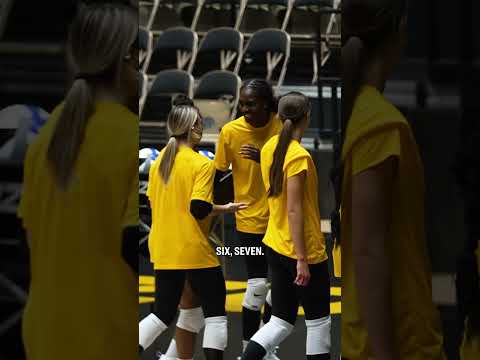 Missouri volleyball's Maya Sands mic'd up 🎤 #shorts
