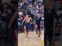 Nikola & CB come out in a full-on sprint 🤣
