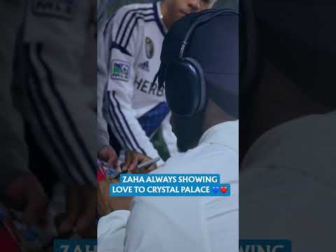 Zaha always showing love to Crystal Palace 💙❤️ #mls #crystalpalace