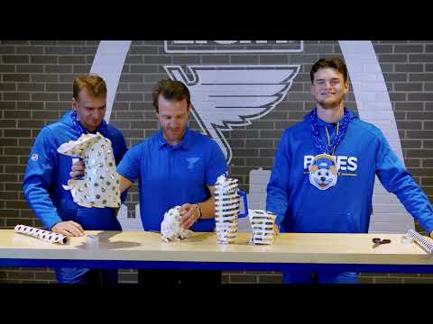 Pavel Buchnevich and Alexey Toropchenko play "Bad Wrap"