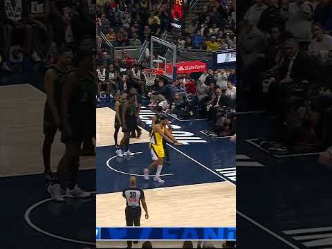 How Did he Make This 😱 Aaron Nesmith Drives & Scores the One-Handed And-1