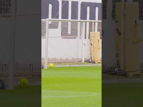 ⚽️👏 ¡ Vaya golazo metiste, Thierry! | VALENCIA CF