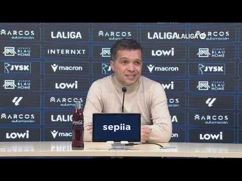 Rueda de prensa de Luís Castro tras el encuentro Levante UD-RCD Espanyol