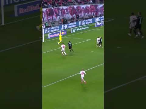 What a run and finish by Xavi 😮‍💨✨