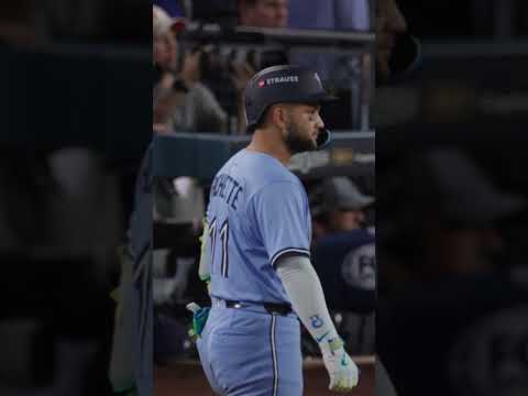 ANOTHER Blue Jays multi-run inning! #WorldSeries 💪